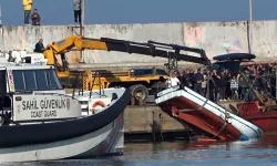 Deniz kazasında batan tekne çıkarıldı... Balıkçıdan halen haber yok!