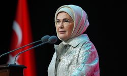 Emine Erdoğan'dan Refik Anadol'un yeni yapay zeka platformuna yönelik paylaşım