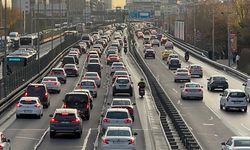 İstanbul'da haftanın ilk iş gününde trafik yoğunluğu yaşanıyor