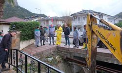 Kemer'de belediye ekipleri çalışmalarını sürdürdü