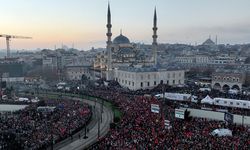 Filistin'e destek için Galata Köprüsü'nde on binler bir araya geldi