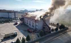 Hatay'da okulun çatısında çıkan yangın söndürüldü