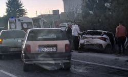 Afyonkarahisar'da zincirleme trafik kazasında 8 kişi yaralandı