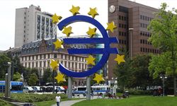 ECB üç temel politika faizini 25 baz puan düşürdü