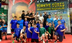 Kağıtspor’dan şampiyonluklarla dolu bir yıl