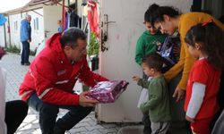 Türk Kızılay Hatay'da öksüz ve yetim çocuklara oyuncak dağıttı