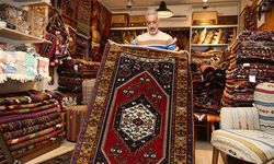 Sandıklardan çıkan el dokuması kilim ve halılar dünya pazarına açılıyor