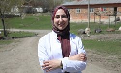 Bahar ebe, 7 yıldır köyleri gezerek kadın ve bebeklerin takibini yapıyor