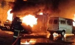 Hatay'da oto lastikçide çıkan yangın söndürüldü