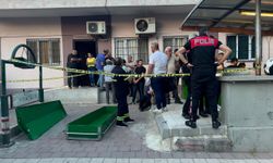 Adana'da bir kişi, boşandığı eşini silahla öldürdü