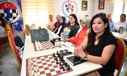 Adana'da satranç yardımcı antrenörlük kursu başladı
