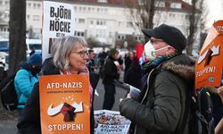 Almanya'da AfD'nin yabancı düşmanı ve İslam karşıtı tutumlarının rapor edildiği gizli belge sızdırıldı