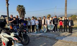 Dörtyol Sahilinde Öğrencilerden Temizlik Dersi