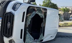 Kahramanmaraş'ta işçi servisi ile otomobilin çarpıştığı kazada 12 kişi yaralandı