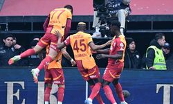 Lider Galatasaray, Sivasspor'u ilk yarım saatte attığı 4 golle geçti