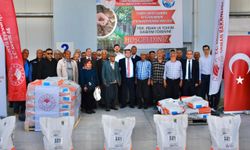 Mersin'de çiftçilere ayçiçeği tohumu dağıtıldı