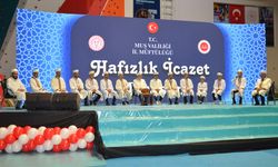 Muş'ta hafızlık eğitimini tamamlayan 300 öğrenci icazet aldı