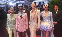 New York'ta pek çok ünlü ismin katıldığı Met Gala etkinliği başladı
