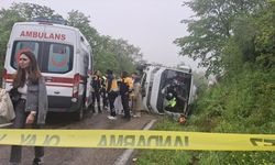 Sinop'ta öğrencileri taşıyan otobüs ile otomobilin çarpışması sonucu 18 kişi yaralandı
