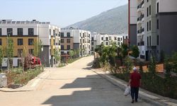 İskenderun'da depremde evini kaybedenler Kurban Bayramı'na yeni yuvalarında girdi