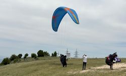 Yamaç paraşütüyle Kahramanmaraş'tan Şanlıurfa'ya 238 kilometre uçtu