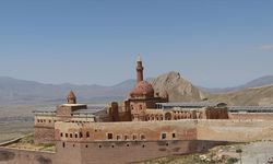 Ağrı'daki İshak Paşa Sarayı geleneksel Türk sanatlarına ev sahipliği yaptı