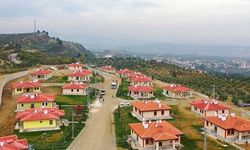 "Hatay'ın Deprem Konutlarında Hâlâ Yol, Su, Elektrik Yok"