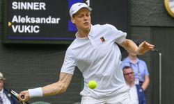 Tek erkeklerde dünya 1 numarası Sinner, Wimbledon'da çeyrek finale çıktı
