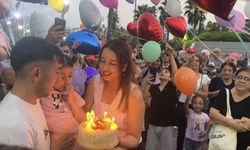 Hatay'da 5 yaşındaki Yağmur için gökyüzüne balonlar bırakıldı