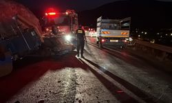Adana'da devrilen traktörün sürücüsü yaralandı