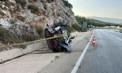 Antalya'da kamyonetin şarampole devrilmesi sonucu 6 kişi yaralandı