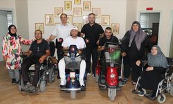 Sivas'ta bedensel engelliler 'ebru kursu' ile hayata tutunuyor