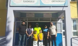 İki Minik Yolda Buldukları Parayı Bakın Ne Yaptı!