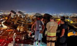 Hatay'da devrilen kamyonunun sürücüsü öldü