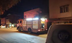 Adana'da evde çıkan yangında 4 kişi dumandan etkilendi