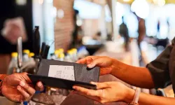 Restoranlarda Ek Ücret Talebine Ceza Yağacak: Bahşiş Dönemi Başlıyor!