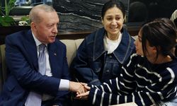 Cumhurbaşkanı Erdoğan kafede vatandaşlarla sohbet etti