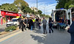 Mersin'de hafif ticari araca çarpan motosikletin sürücüsü yaralandı