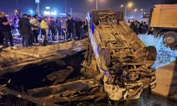 Mersin'de minibüs ile otomobilin çarpıştığı kazada 11 kişi yaralandı