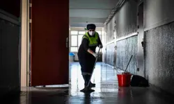 Hatay’da Okullarda Temizlik Personelleri Temizlikten Çok Çay Servisine Koşturuluyor!