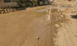Antakya'da Vatandaşlar Tepkili: "Lağım İçinde Kaldık, Sesimizi Duyun"
