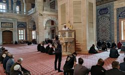 Adana'da camide vatandaşlar siber dolandırıcılık olaylarına karşı bilgilendirildi