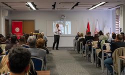 Adana'da gazetecilere 'Basında Haber Fotoğrafı Kullanımı Eğitimi' verildi