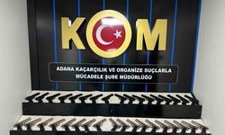 Adana’daki suç örgütlerine silah getiren 2 şüpheli tutuklandı: 53 tabanca ele geçirildi