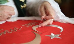 Ailesinden öğrendiği sim sırma sanatını geleneksel usullerle yaşatıp geleceğe taşıyor