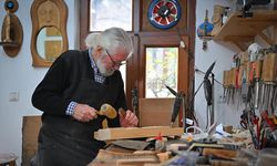 Anılarını ahşap sanatıyla şekillendiriyor