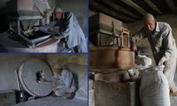 Atalarından miras kalan su değirmeninin çarklarını yarım asırdır döndürüyor