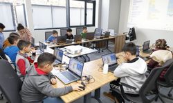 Büyükşehir Bilim Merkezinin İlk Öğrencileri Eğitimlerine Başladı