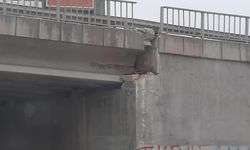 Depremden Sonra Unutulan Tehlike: Dağlı Market Üst Geçidi Alarm Veriyor