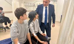 Doğum günü nedeniyle dağıtılan çikolataları yiyen 10 öğrenci hastaneye kaldırıldı